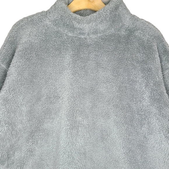 Forever 21 Gray Turtleneck Long Sleeve Croptop Teddy Sweater - Picture 3 of 5